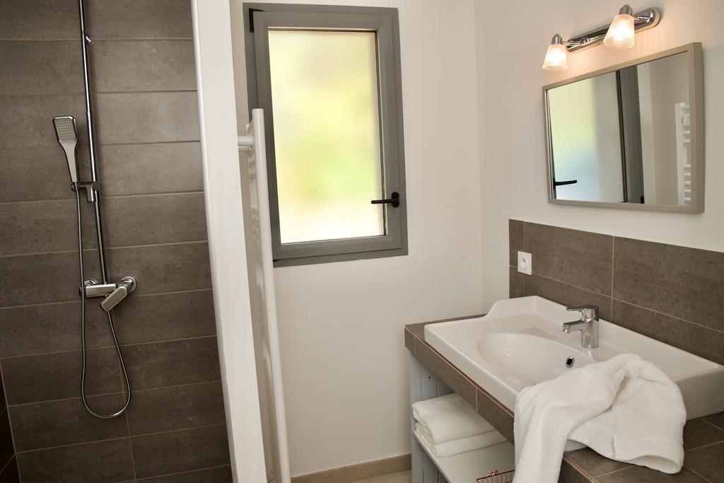 Les Lodges Du Pic Le Triadou Kültér fotó